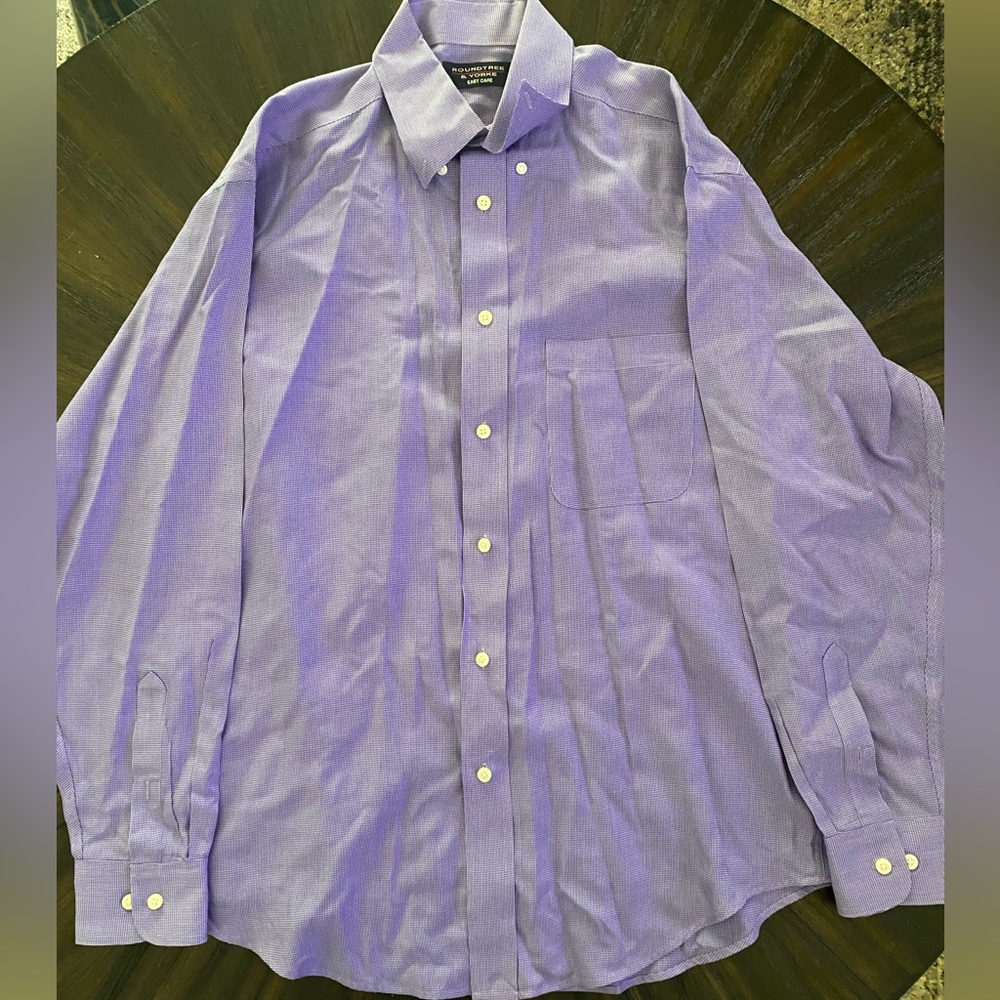 roundtree and yorke button down tee